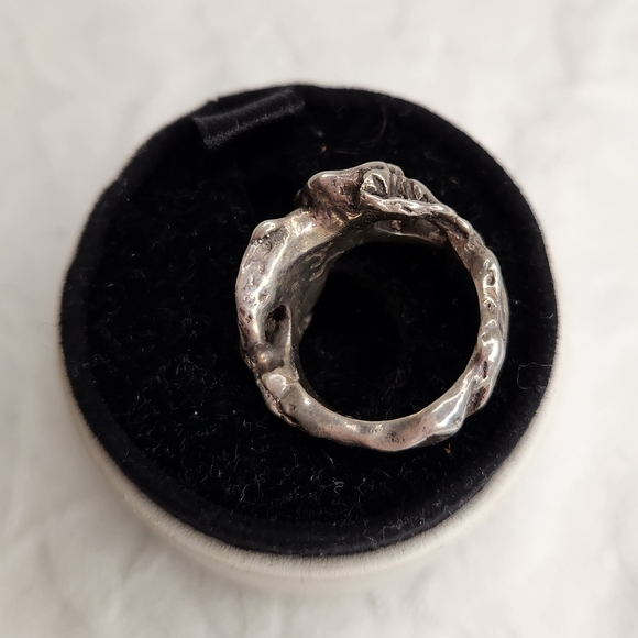 Large Silver Floral Statement Ring - Picture 2 of 10